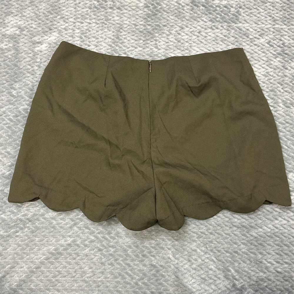 Love Tree Shorts Womens Large Army Green Flat Front Scallop Hem Dress Shorty - Picture 8 of 9